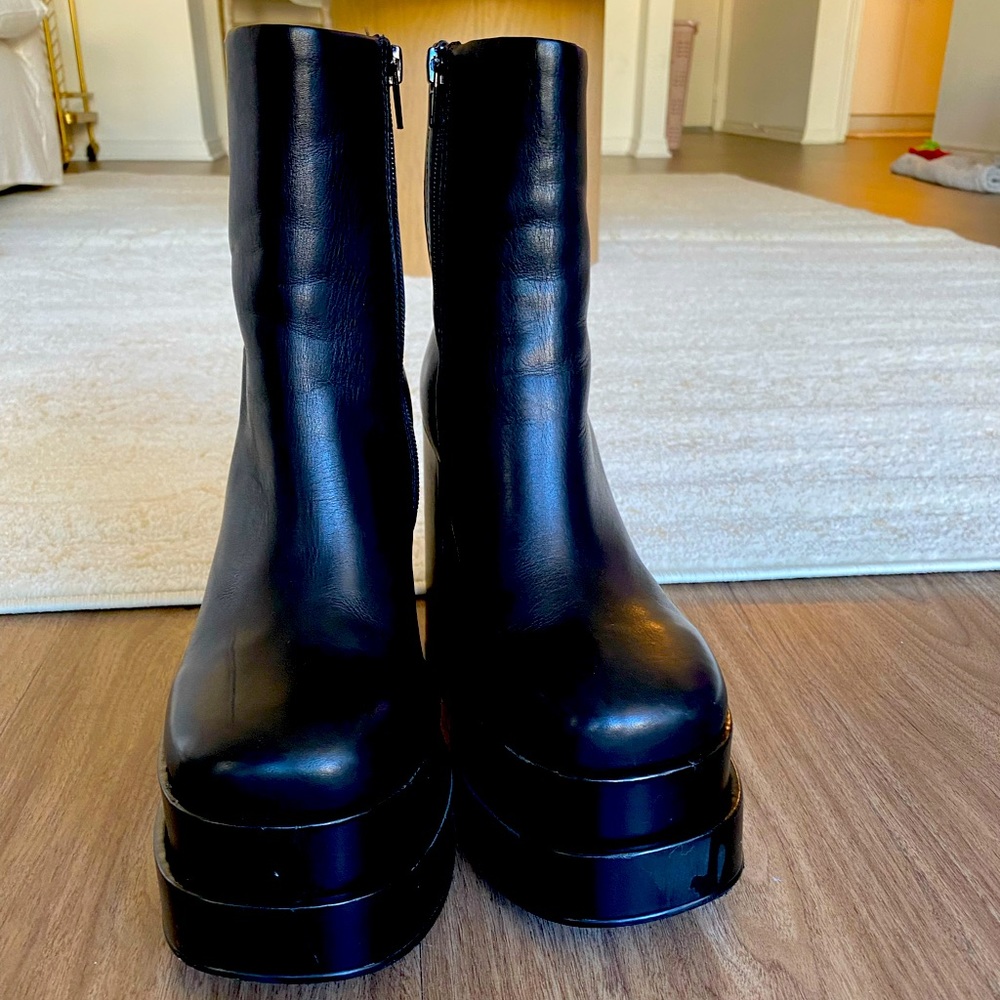 Steve Madden Cobra Boots